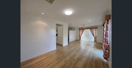 SPACIOUS SINGLE STORY 5-BED HOME IN CALAMVALE! - Photo 3