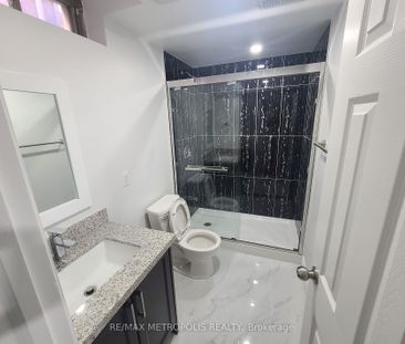 Detached Home For Lease | N8060036 - Photo 4