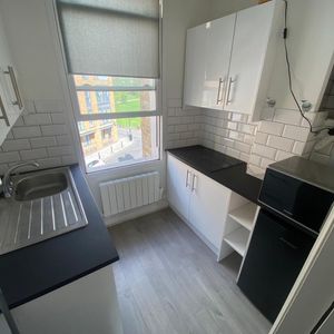 Studio Flat, Kennington Lane, SE11 - Photo 2