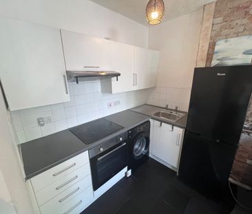 12 Bed Detached House, Middleton Road, M8 - Photo 3