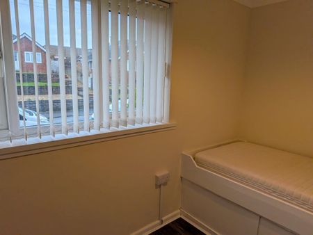 Brynheulog, Llanelli, Carmarthenshire, SA14 8AE - Photo 3