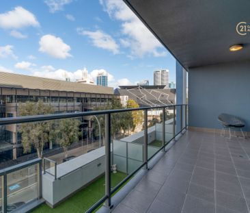 Walk to Local Hotspots in Northbridge @$830 Per Week - Photo 2