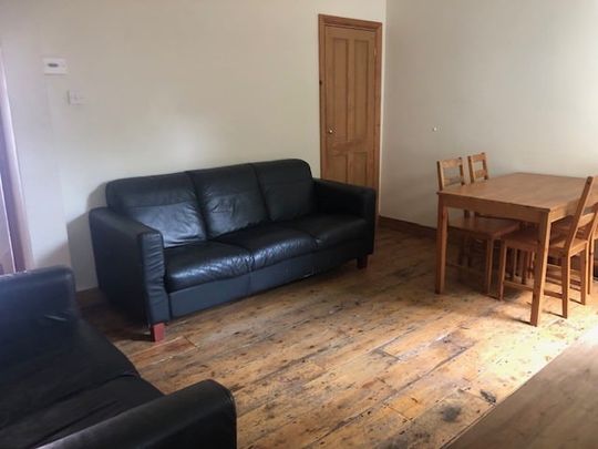 4 Bed Terraced House, Berkekey Road, SO15 - Photo 1