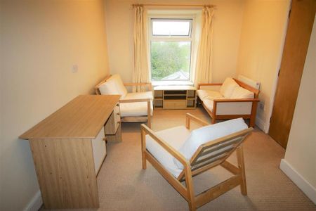 6 bedroom private hall to rent - Photo 4