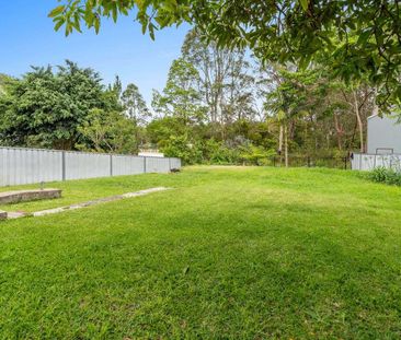 RENOVATED, FOUR BEDROOM HOME WITH OVERSIZED BACKYARD - Photo 6