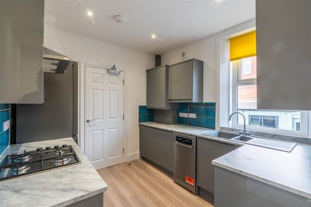 5 bed maisonette to rent in Heaton Road, Heaton, NE6 - Photo 2