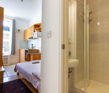 Flat 13 Penywern Road, Earls Court SW5 9SX - Photo 6