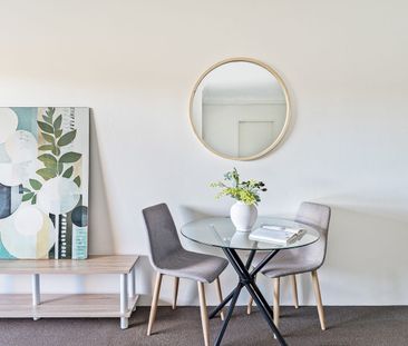 Renovated Apartment Central Location - Photo 5