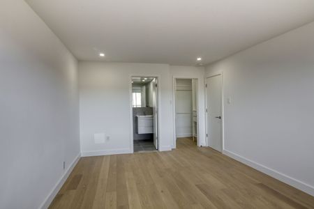 4555 Bonavista Avenue - Photo 4