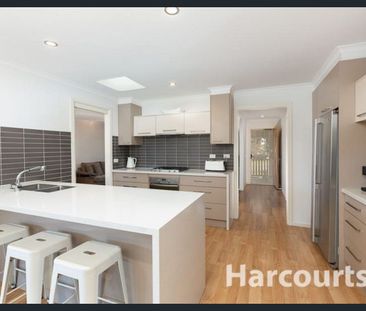 10 Bonar Court, Endeavour Hills, Vic 3802 - Photo 1