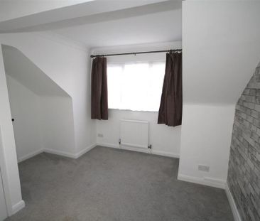 4 bedroom terraced house to rent - Photo 4