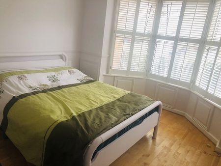 Room in a Shared Flat, Weardale Road, SE13 - Photo 4