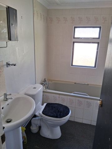 2 Bed Mobile Home, Caravan Site, NG2 - Photo 2