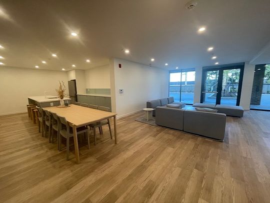 The Grove Luxurious 3 Bedroom Plus Den - Photo 1