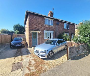 4 bedroom semi-detached house to rent - Photo 3