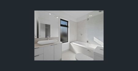 Spacious 4-Bedroom Family Home in Prime RSEA Park Precinct! - Photo 4