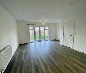 3 bedroom semi-detached house to rent - Photo 1