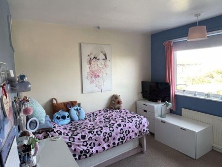 3 bedroom semi-detached house to rent - Photo 4