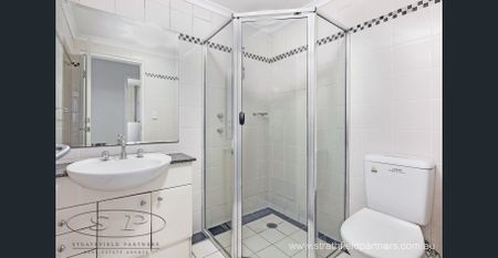 Ultra Modern ALROSE Apartment - Photo 4