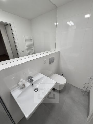 Pronájem bytu 2+kk 48 m², Čenětická 2413, Praha - Photo 2