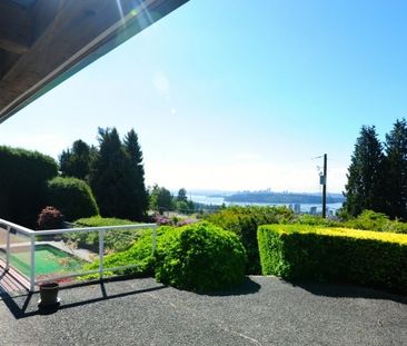 House in West Vancouver, BC - Photo 1