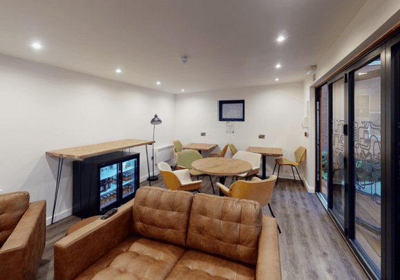 Silver 2 Bed Apartment - Photo 1