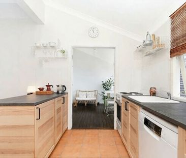 Timeless Character Living in One of New Farm's Finest Streets - Photo 5