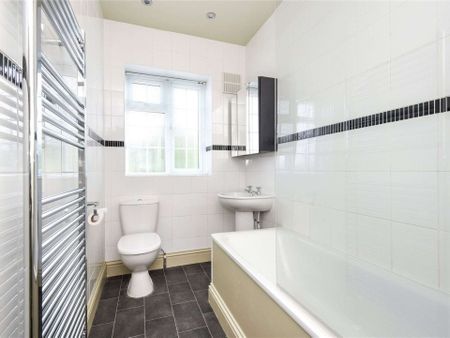 A well presented apartment in the heart of Westerham. - Photo 4