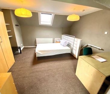 4 bedroom terraced house to rent - Photo 5