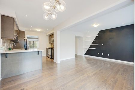 For Lease - 3082 Harebell Gate, Oakville, Ontario - Photo 4