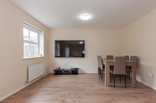 Wellington Avenue, Banbury - Photo 1