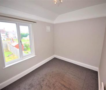 3 bedroom end of terrace house to rent - Photo 3