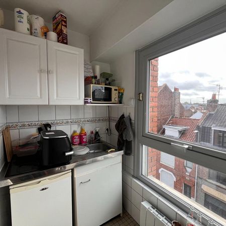 A LOUER : T1 à LILLE • • 566 € - Photo 3