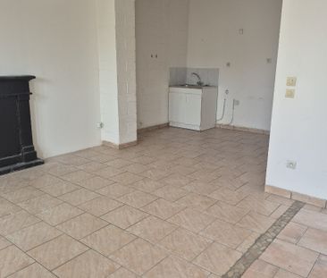 Location Appartement 1 pièce 41m² HAUTMONT 59330 - Photo 4