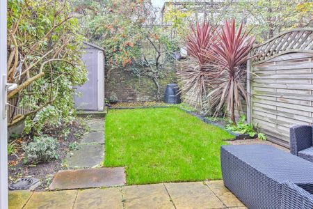 3 bedroom terraced house to rent - Photo 5