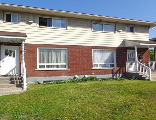 1689-1691 Baseline Rd | 1691 Baseline Rd, Ottawa - Photo 1