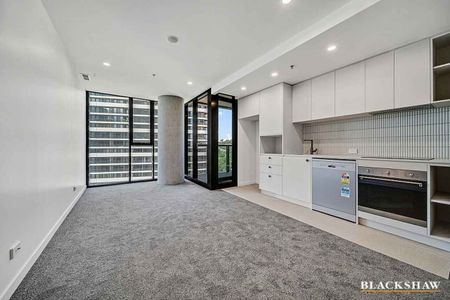 Discover Your New Home in the Heart of Belconnen Town Centre - Photo 2