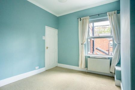 2 bedroom end of terrace house to rent - Photo 4