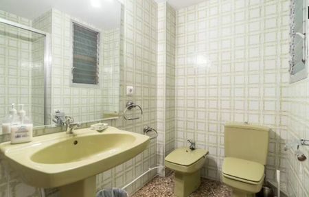 Calle Oriente, Valencia, Valencian Community 46006 - Photo 3