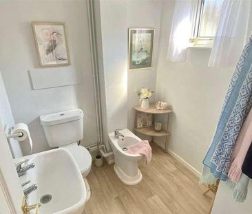 Flintcomb Rise, Northampton, Northamptonshire, NN3 - Photo 3