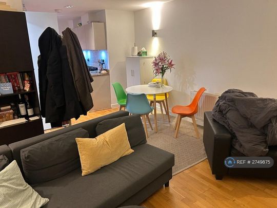 2 bedroom flat to rent - Photo 1