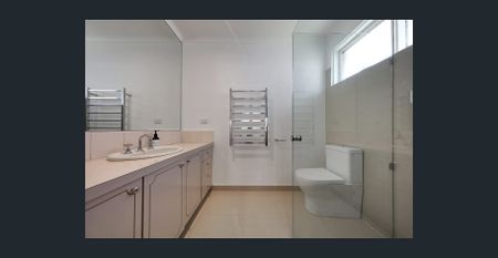 LIGHT FILLED TOWNHOUSE - Photo 2