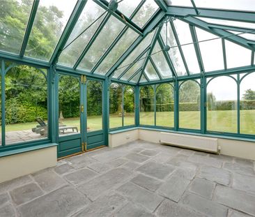 An exquisite four bedroom detached house in a idyllic rural setting... - Photo 3