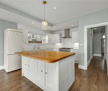 4 bedroom semi-detached house to rent - Photo 3