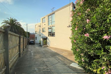 Well appointed and centrally located one bedroom in South Yarra - Photo 5