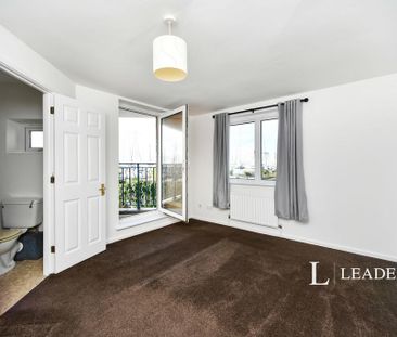 2 bedroom flat to rent - Photo 3