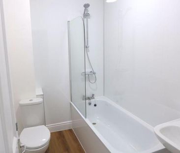 2 bedroom terraced house to rent - Photo 6