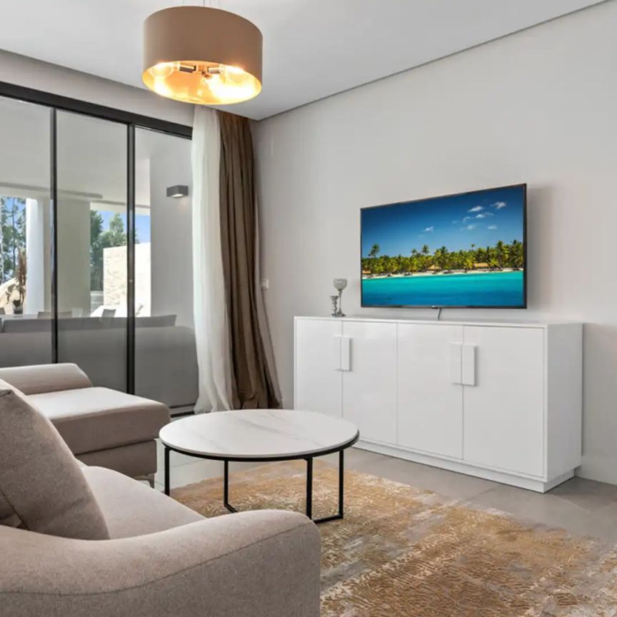 Apartamento de alquiler en Urbanización Artola Alta, 6, Cabopino - Artola - Photo 1