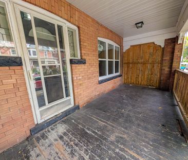 Spacious 1 Bedroom Apartment in Downtown Hamilton!! - Photo 4