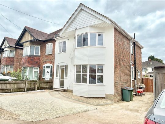 Bitterne Road West - Photo 1